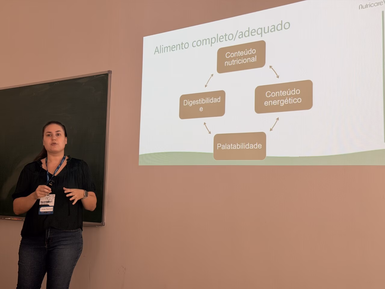 Nutrição personalizada no manejo clínico de cães e gatos ganha destaque no SACAVET